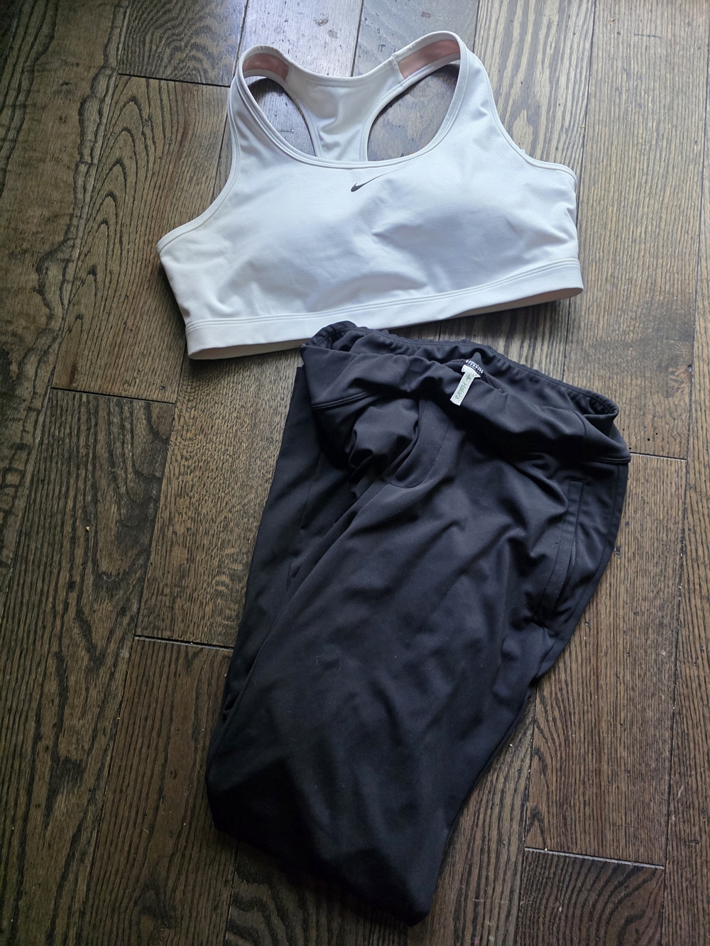 HALARA Black Leggings with White Sports Bra